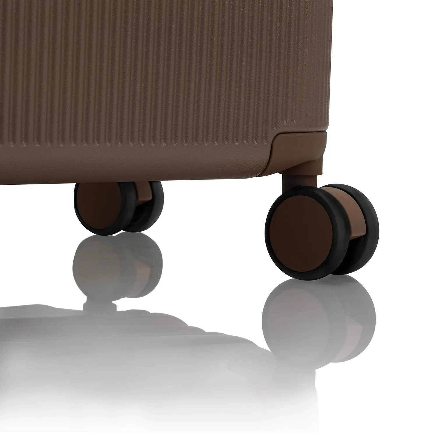 Earth Tones 30" Luggage | Spinner Luggage